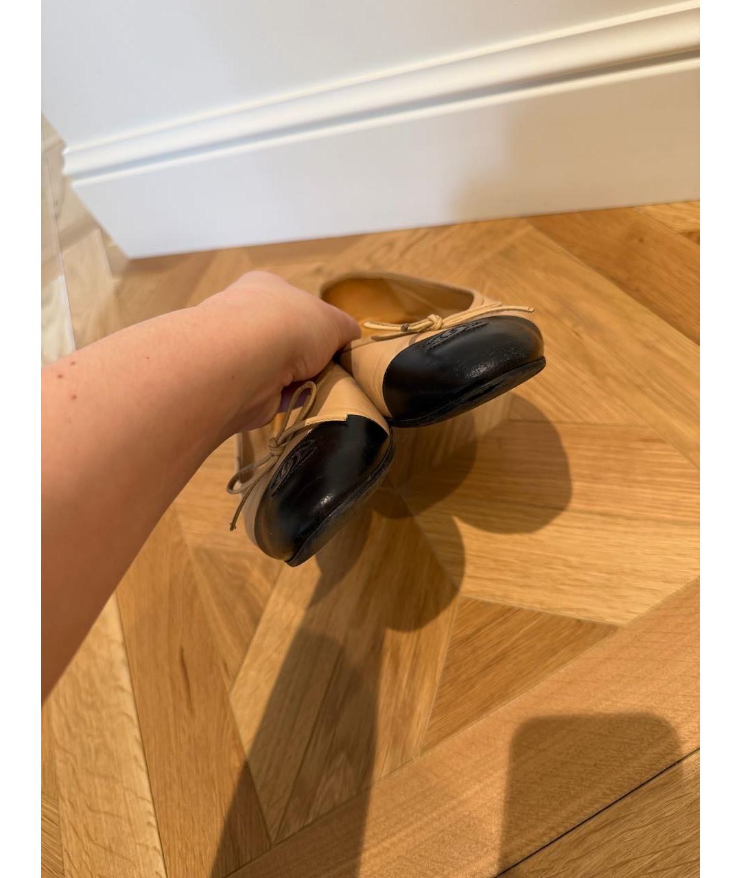 CHANEL Бежевые кожаные балетки, фото 5