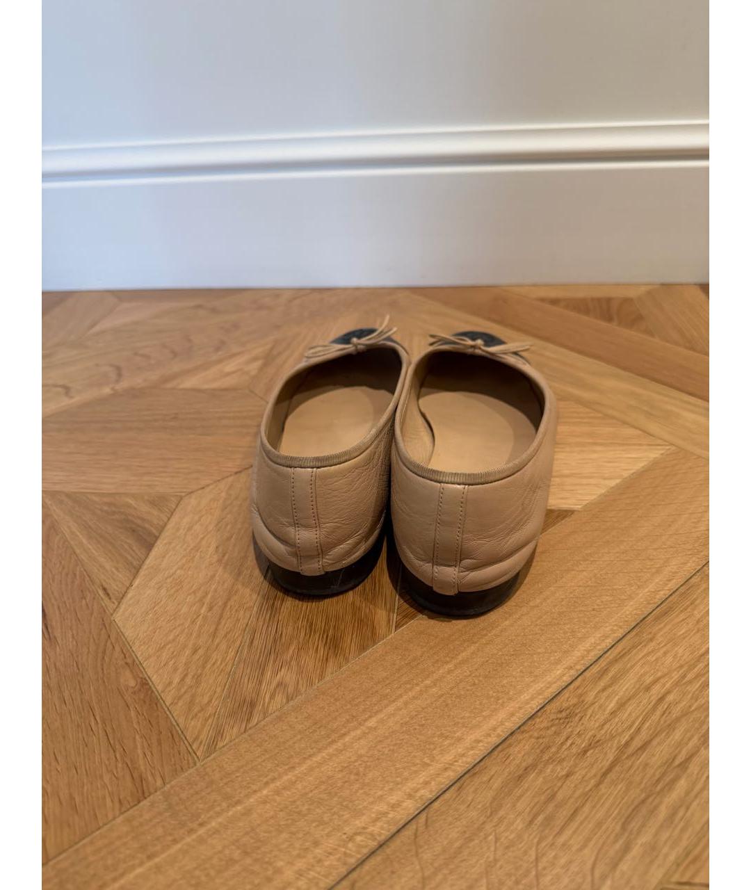 CHANEL Бежевые кожаные балетки, фото 4