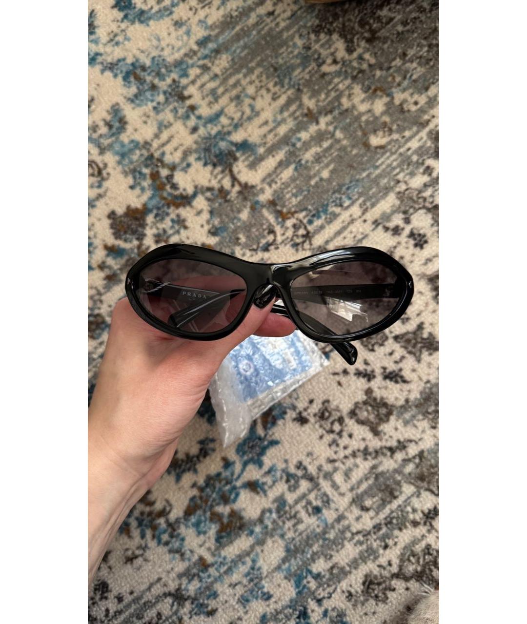 PRADA Черные пластиковые солнцезащитные очки, фото 3