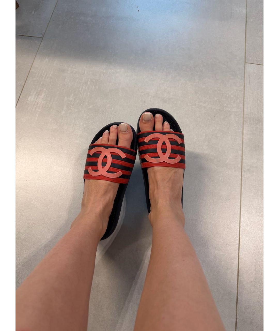 CHANEL Красные резиновые шлепанцы, фото 3