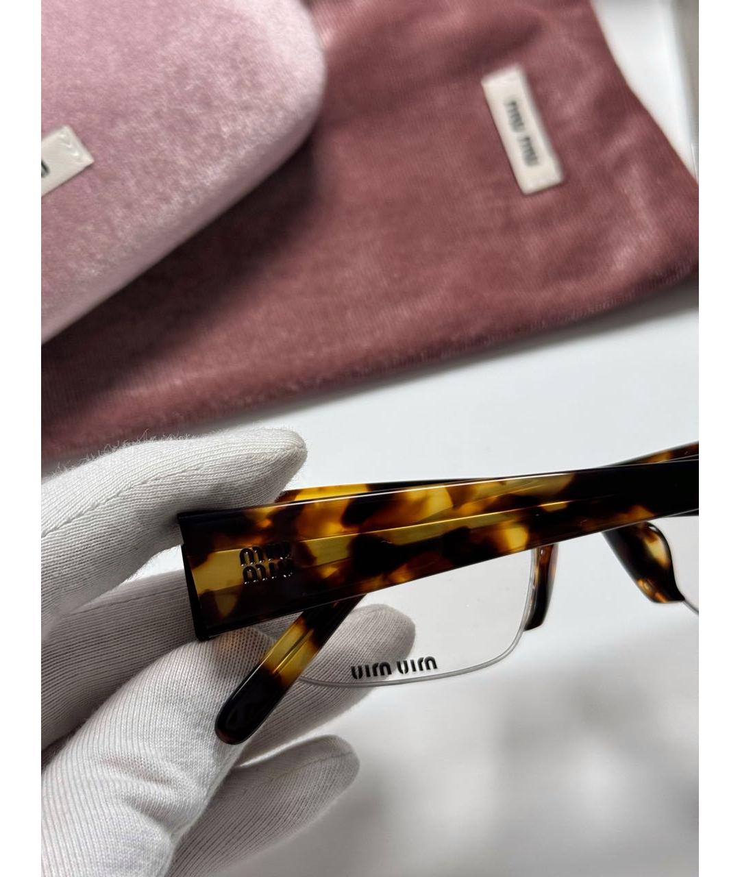 MIU MIU Коричневые пластиковые солнцезащитные очки, фото 6