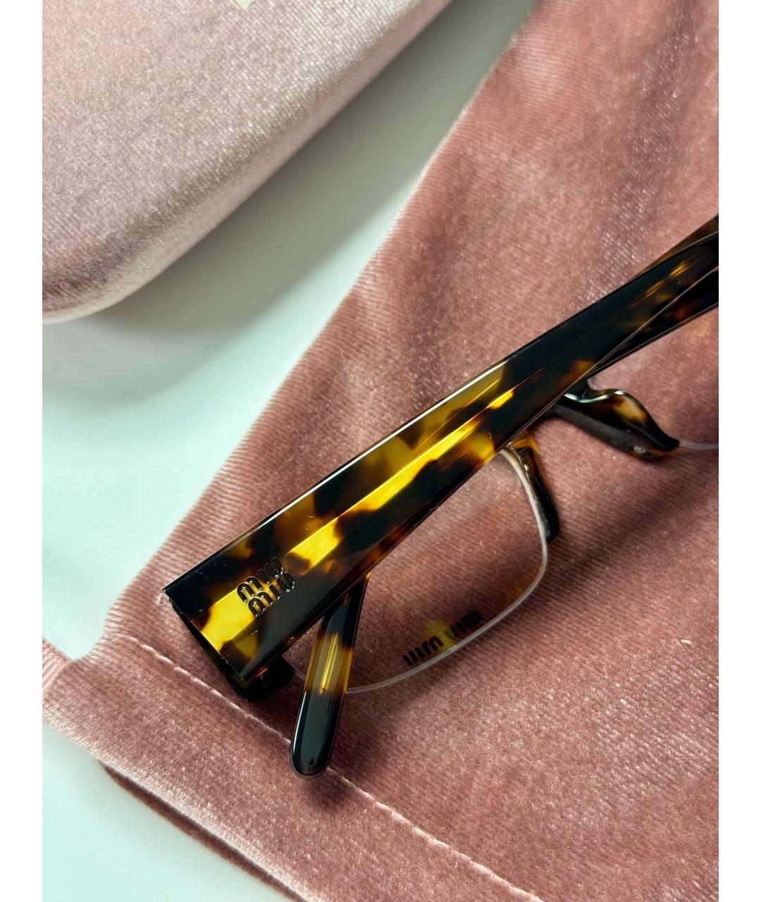 MIU MIU Коричневые пластиковые солнцезащитные очки, фото 3