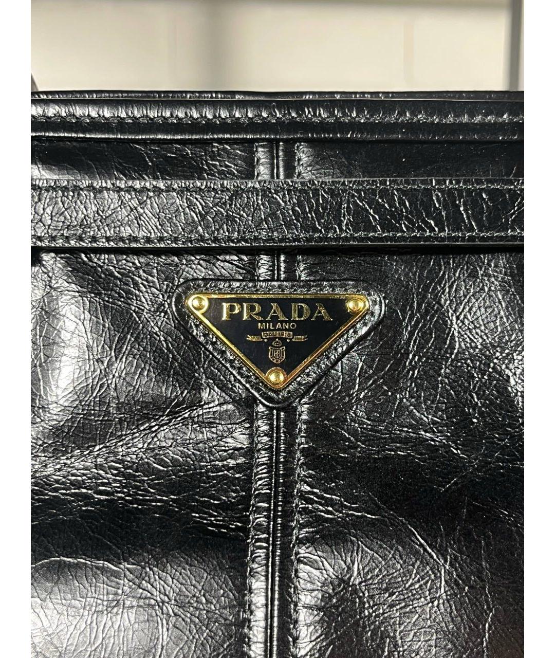 PRADA Черная сумка через плечо из лакированной кожи, фото 5