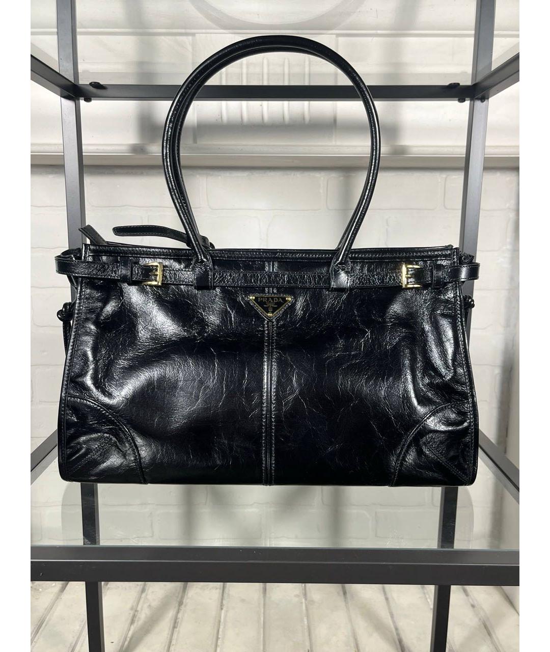 PRADA Черная сумка через плечо из лакированной кожи, фото 7