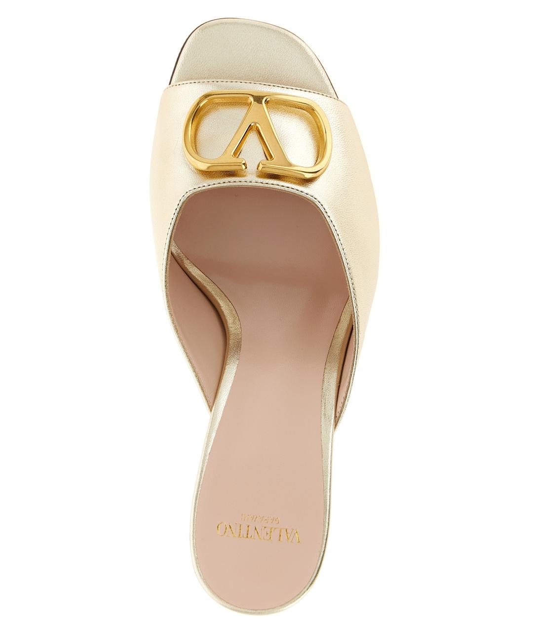 VALENTINO Золотые кожаные босоножки, фото 4