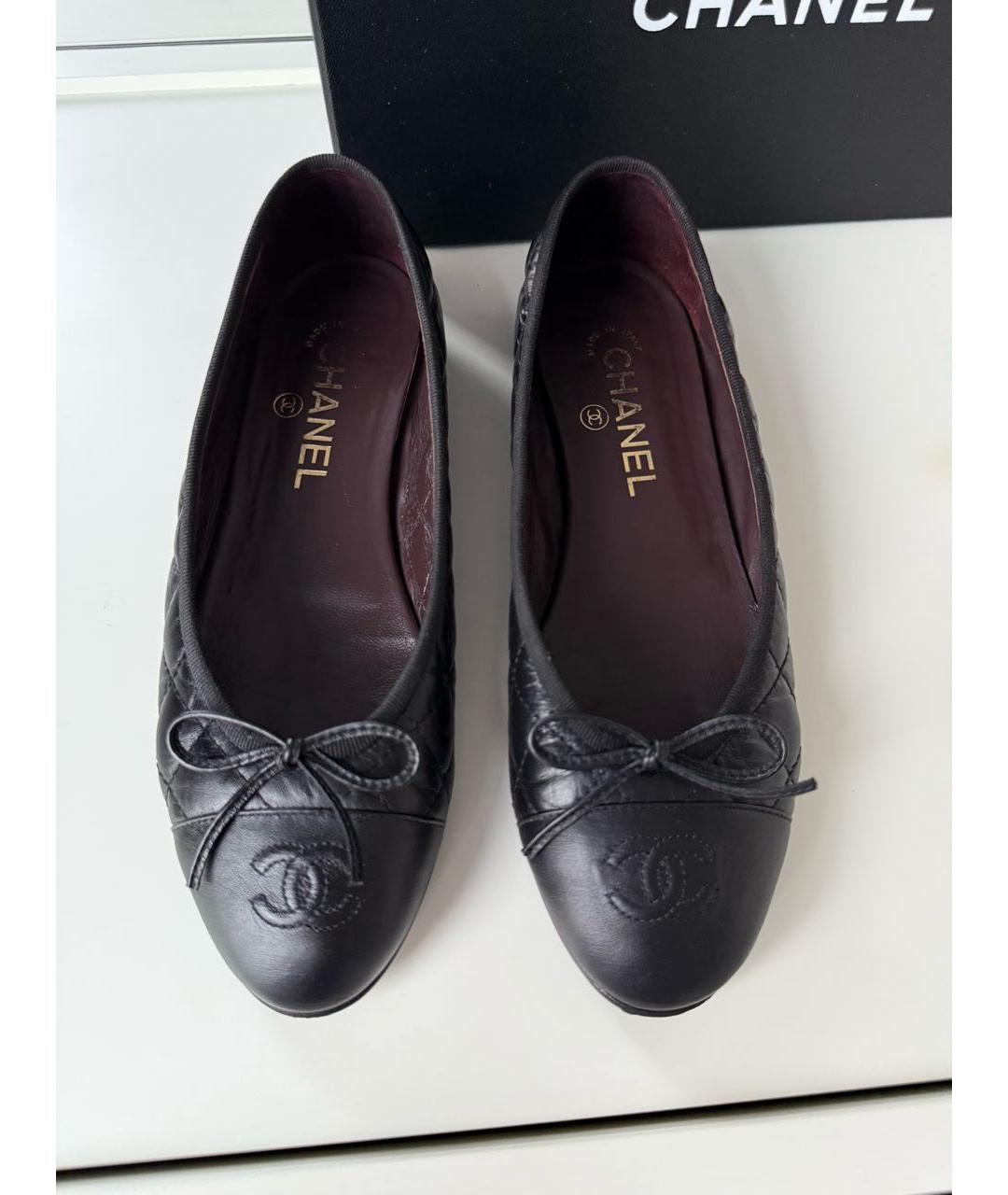 CHANEL Черные кожаные балетки, фото 3