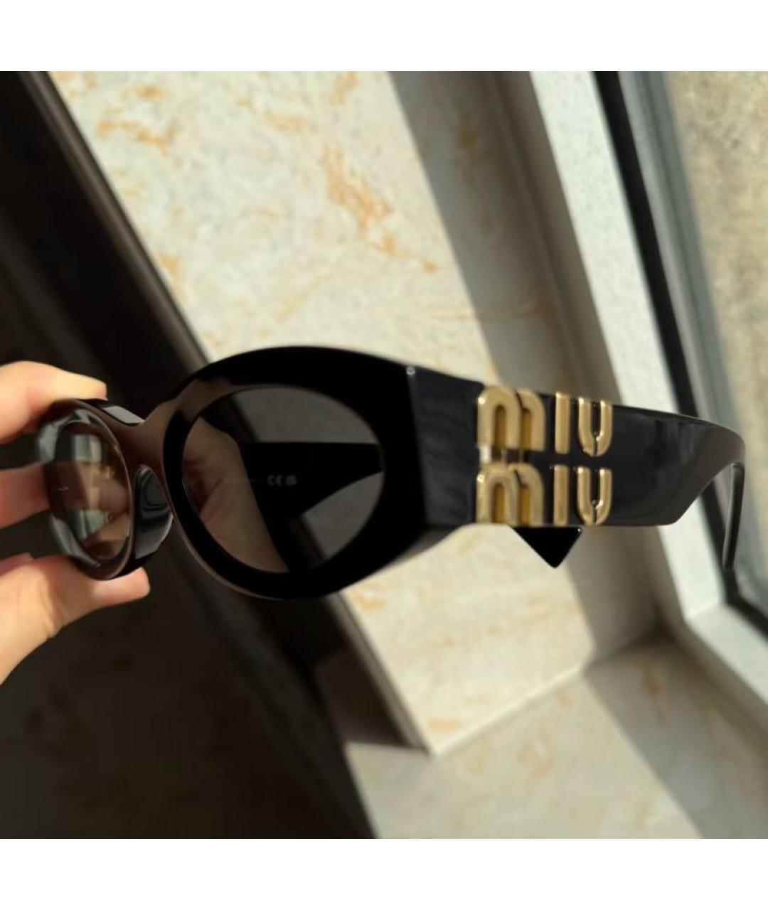 MIU MIU Черные пластиковые солнцезащитные очки, фото 2
