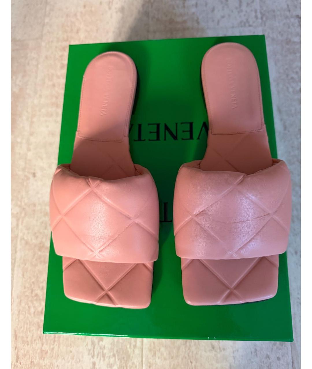 BOTTEGA VENETA Коралловые кожаные шлепанцы, фото 2