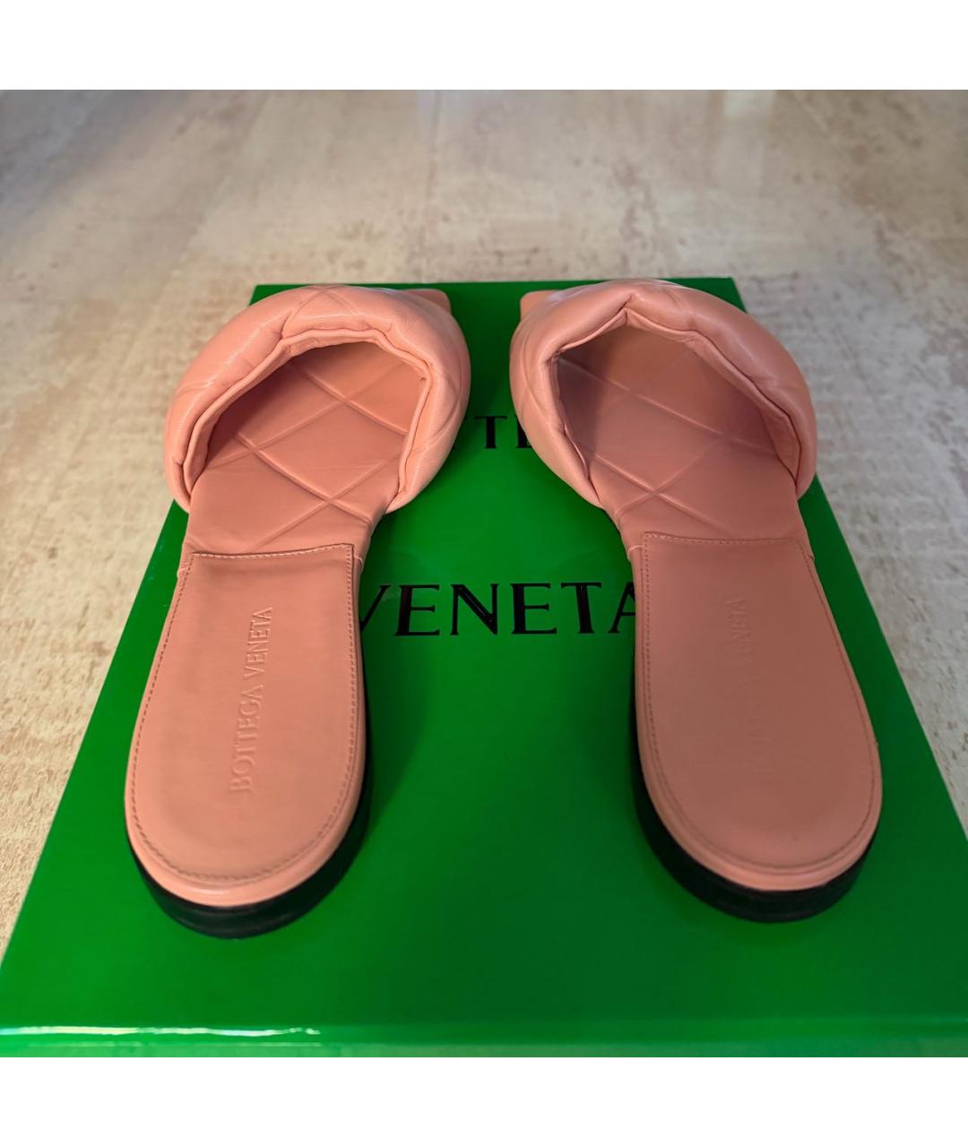 BOTTEGA VENETA Коралловые кожаные шлепанцы, фото 3