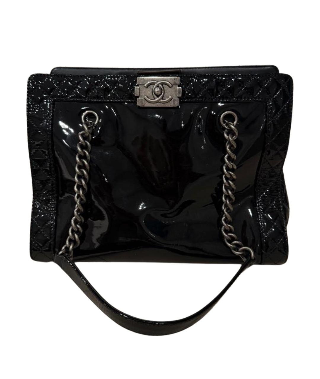 CHANEL Черная сумка тоут из лакированной кожи, фото 1