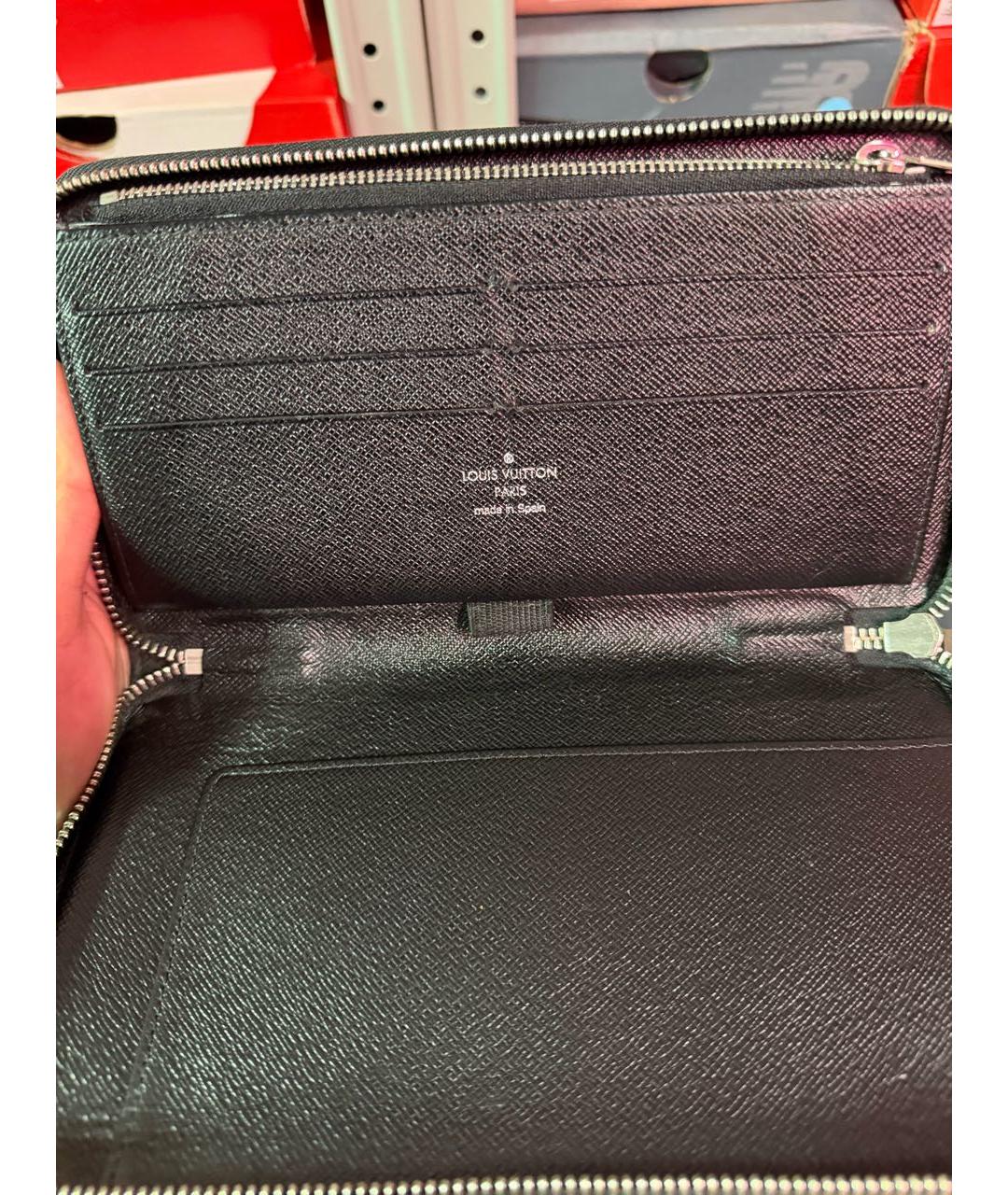 LOUIS VUITTON Черный кожаный кошелек, фото 3