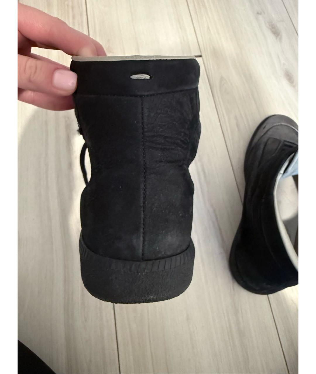 MAISON MARGIELA Черные замшевые кеды, фото 2