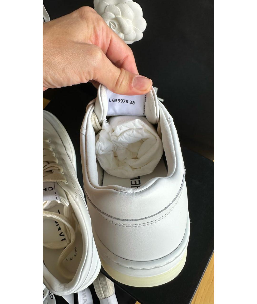 CHANEL Белые кожаные кроссовки, фото 5