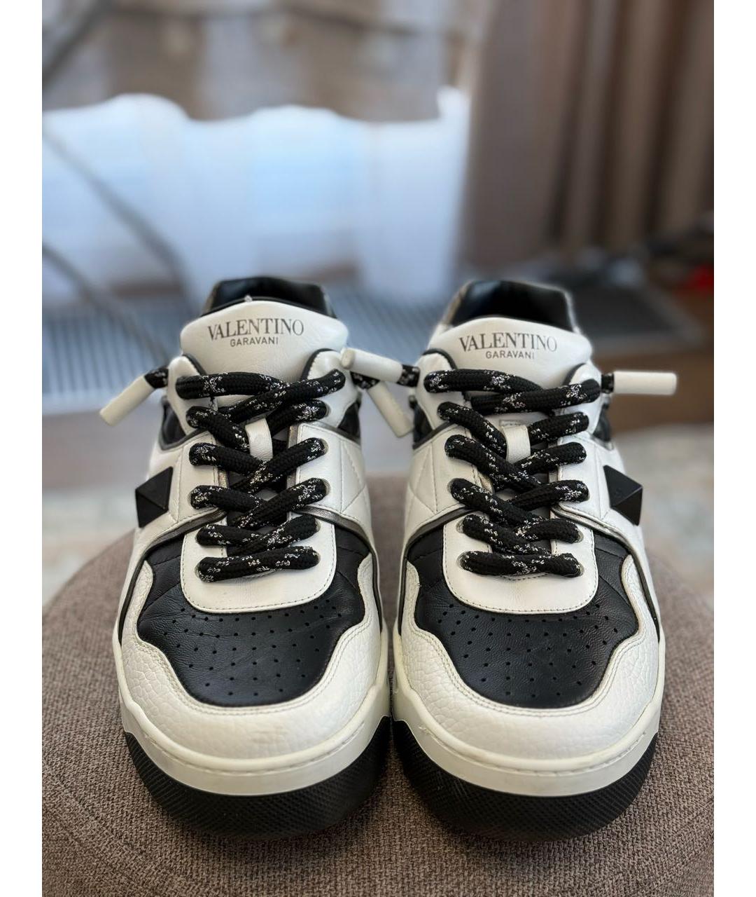 VALENTINO Белые кожаные низкие кроссовки / кеды, фото 2