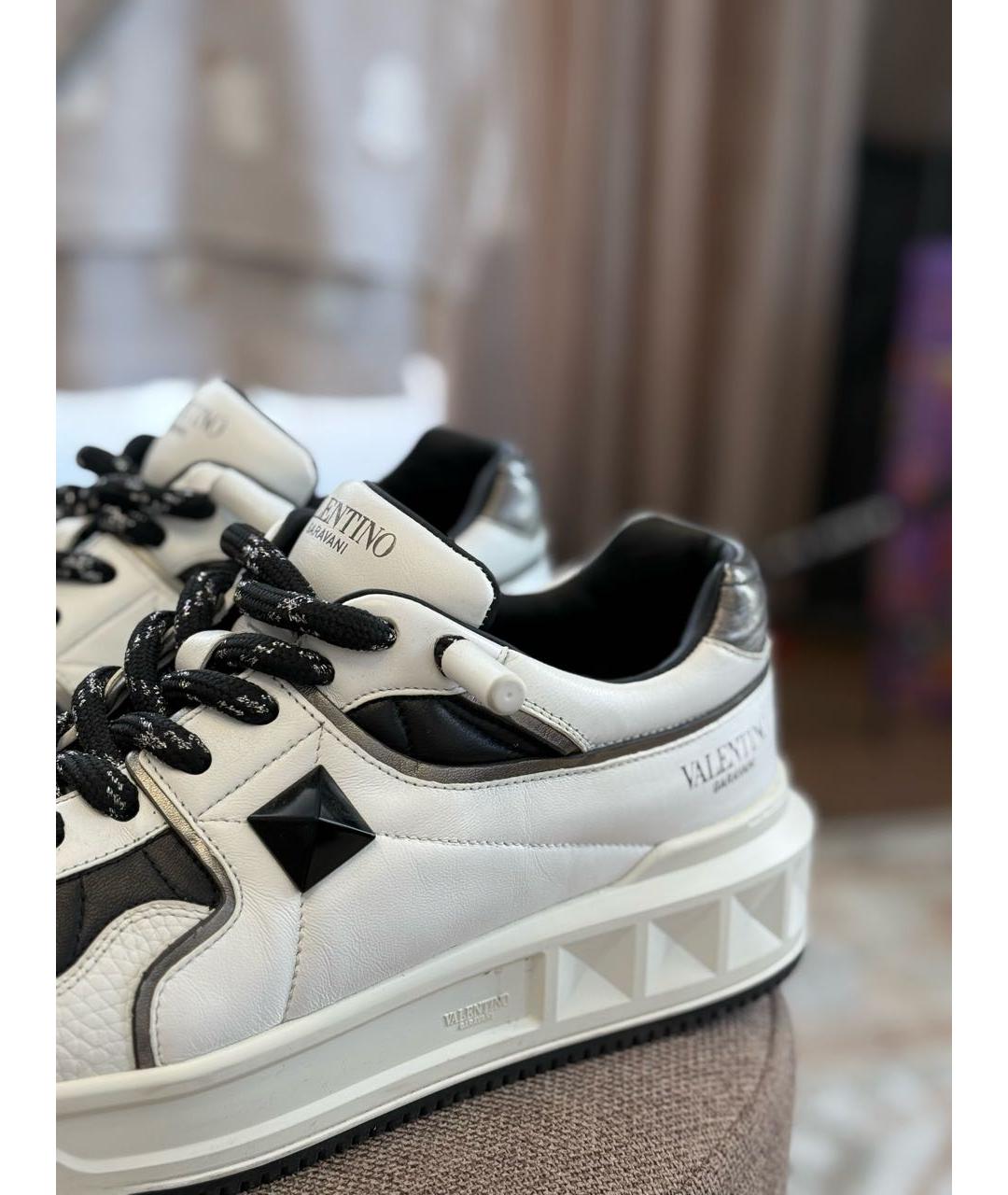 VALENTINO Белые кожаные низкие кроссовки / кеды, фото 4