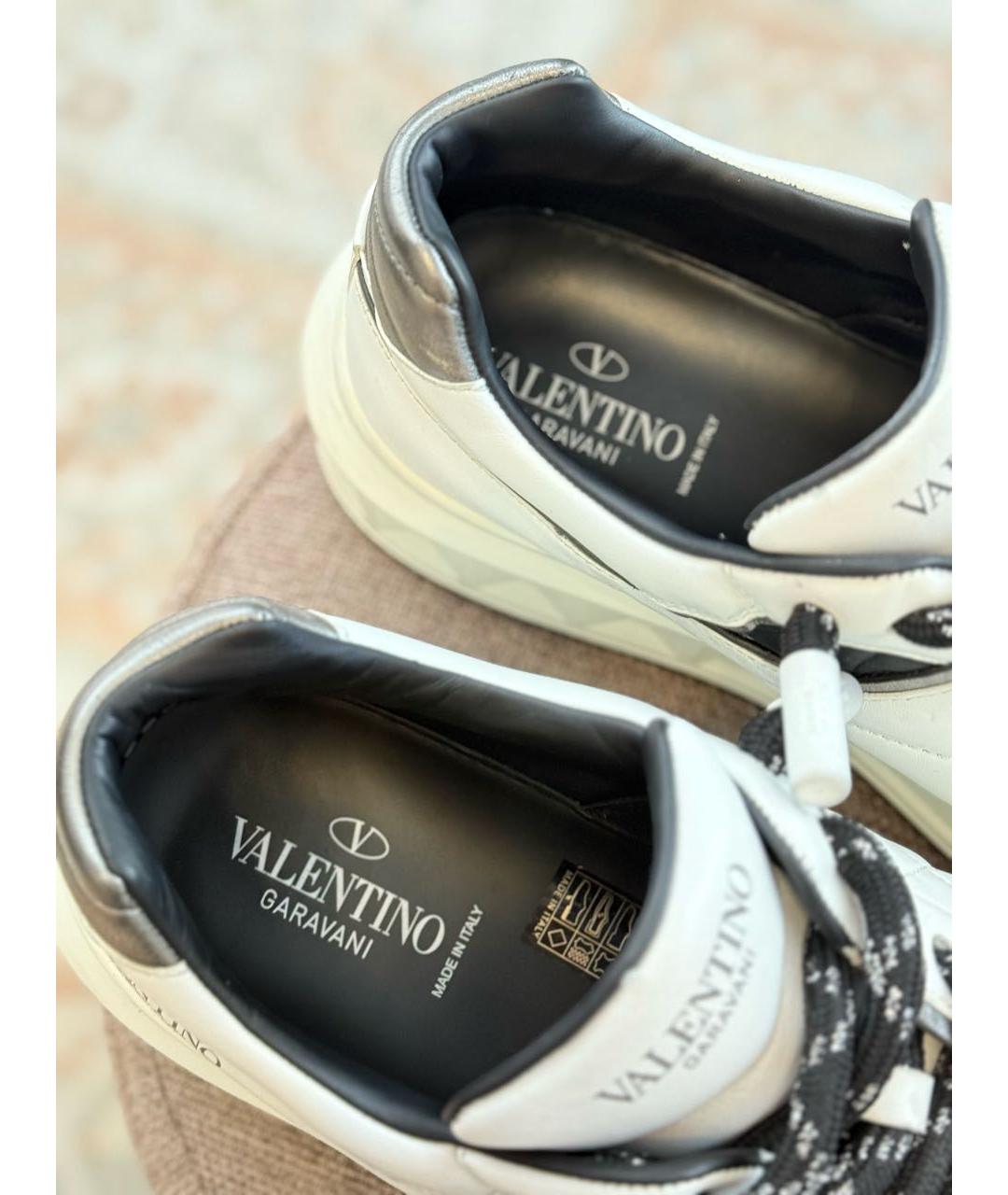 VALENTINO Белые кожаные низкие кроссовки / кеды, фото 3