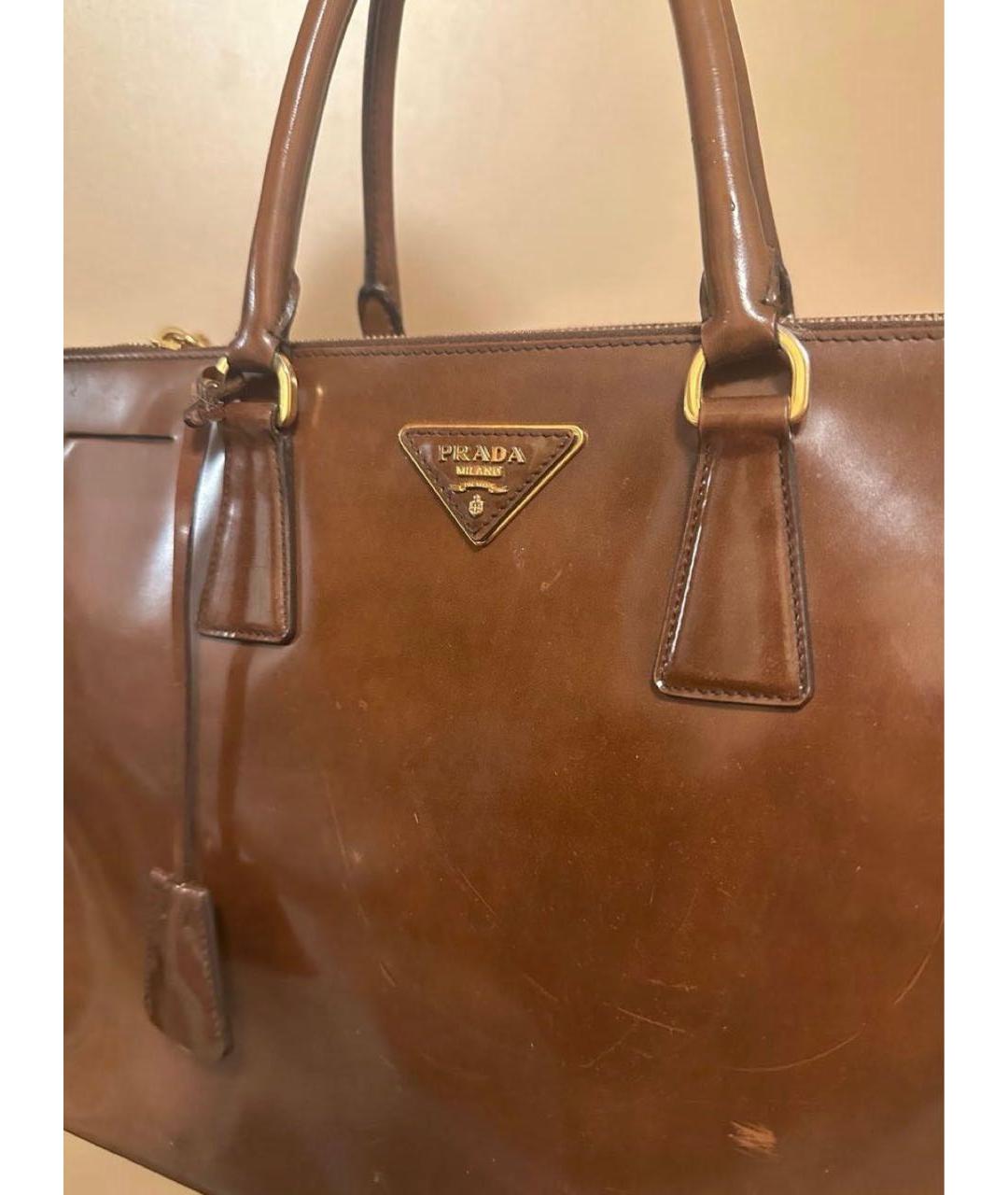 PRADA Коричневая кожаная сумка с короткими ручками, фото 2