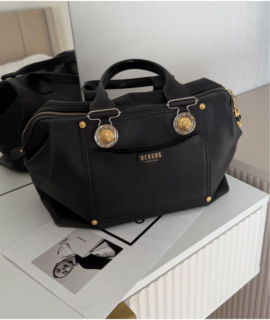 VERSUS VERSACE Черная кожаная сумка через плечо, фото 2