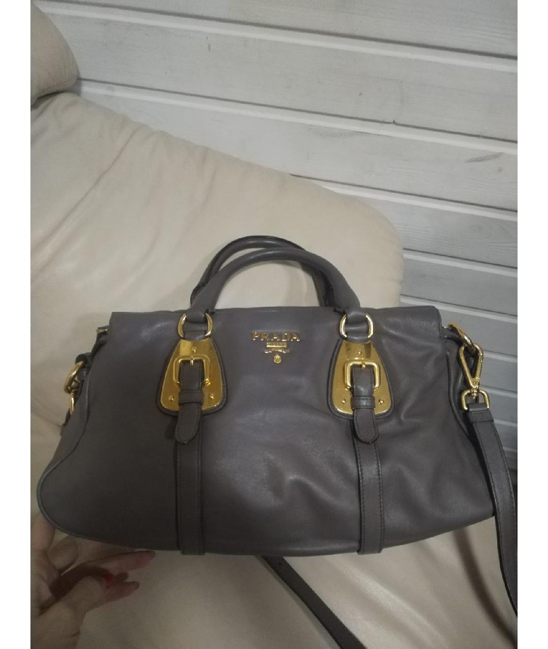 PRADA Серая кожаная сумка с короткими ручками, фото 8