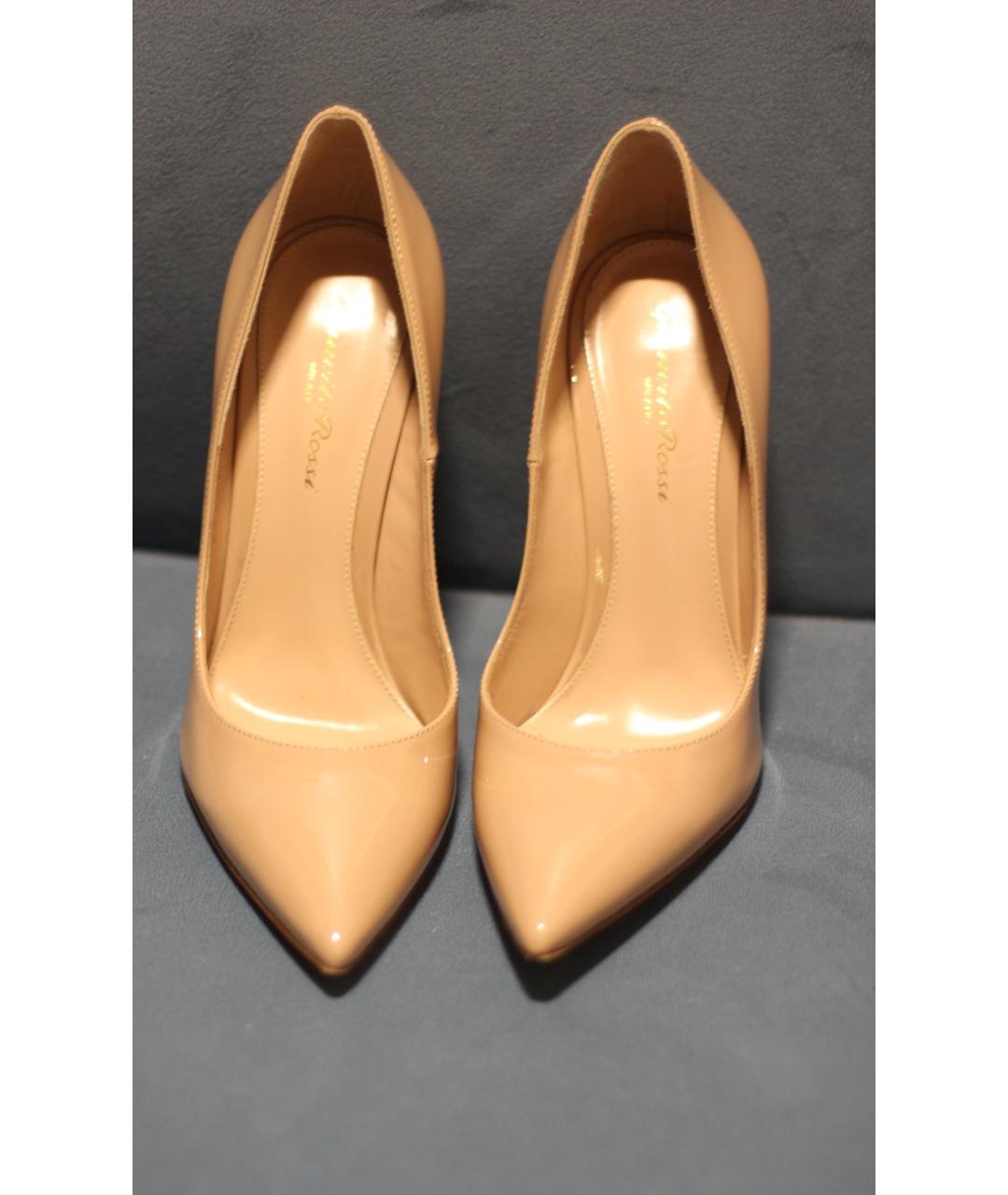 GIANVITO ROSSI Бежевые туфли из лакированной кожи, фото 2