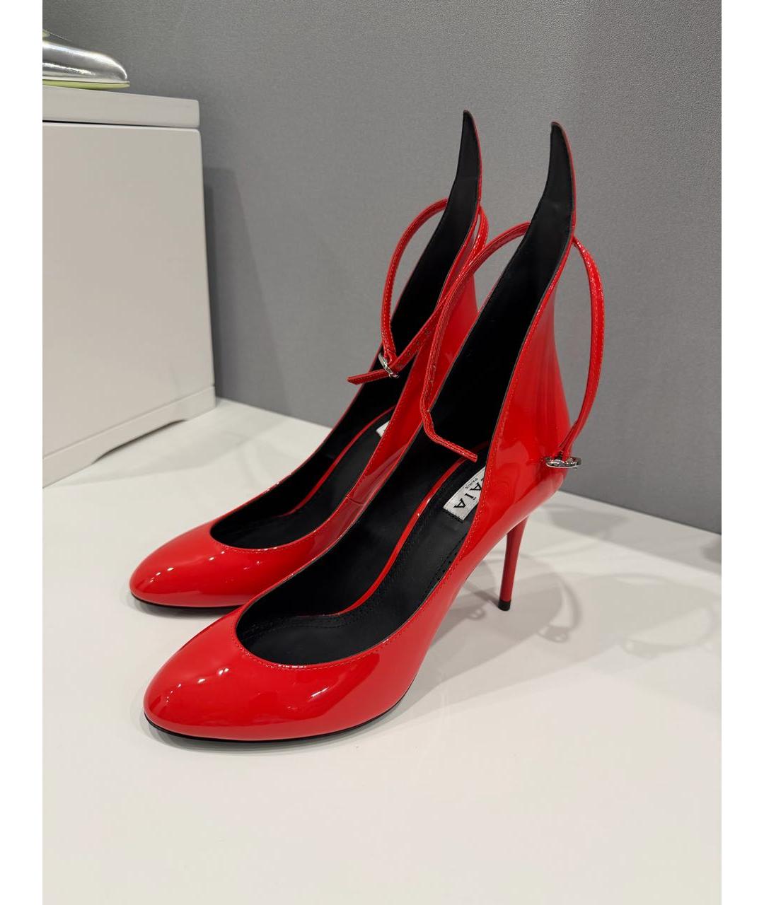 ALAIA Красные туфли из лакированной кожи, фото 4