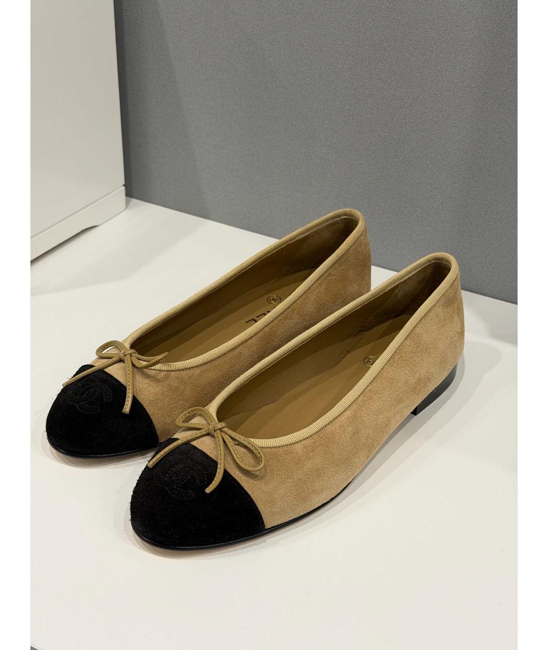 CHANEL Бежевые замшевые балетки, фото 3