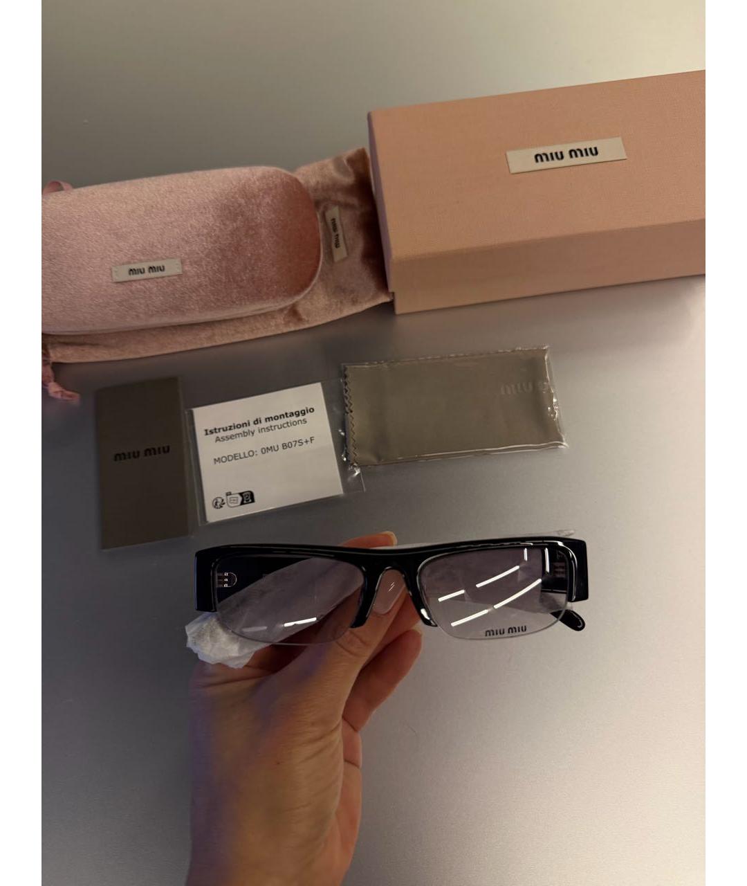 MIU MIU Антрацитовые пластиковые солнцезащитные очки, фото 5