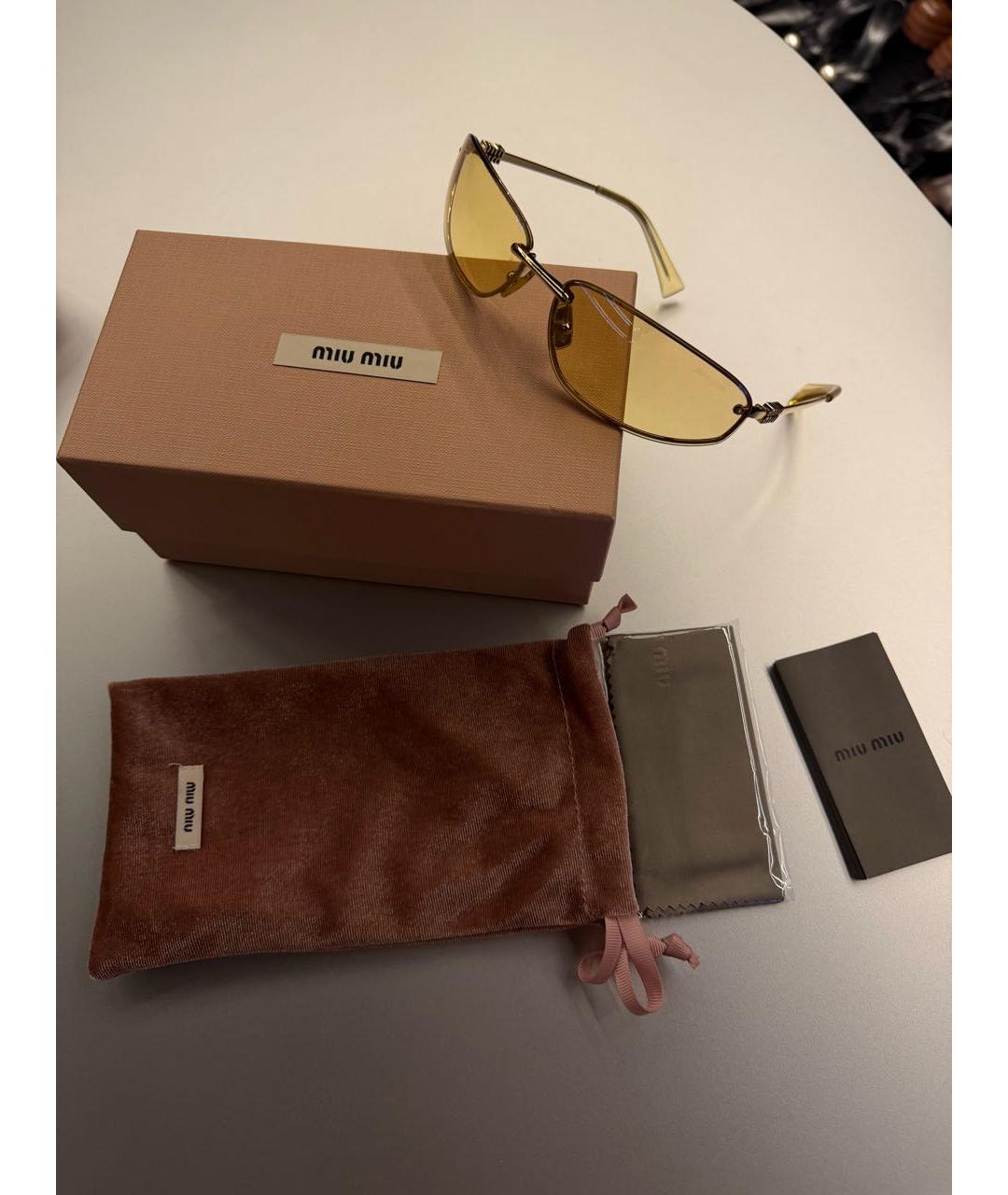 MIU MIU Желтые металлические солнцезащитные очки, фото 4