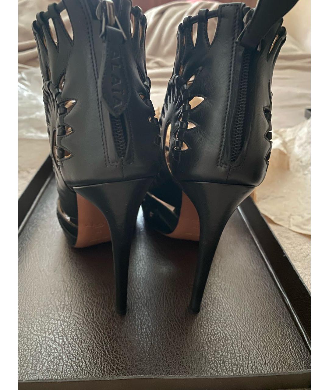 ALAIA Черные кожаные босоножки, фото 4