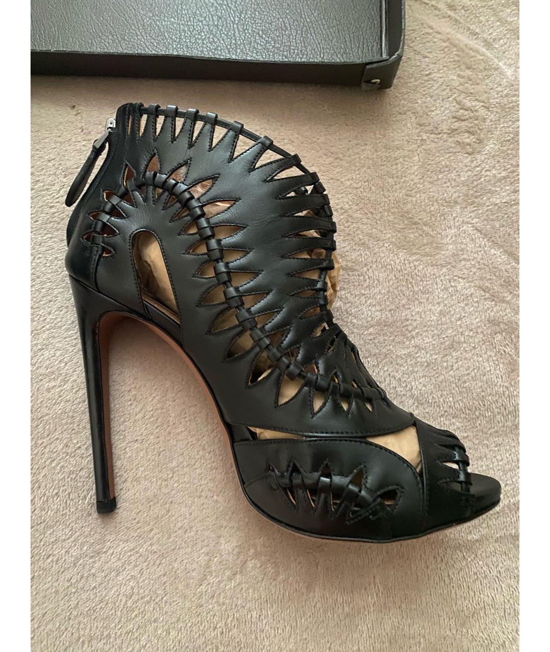 ALAIA Черные кожаные босоножки, фото 3