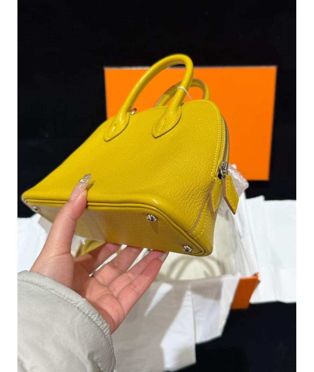 HERMES Желтая кожаная сумка с короткими ручками, фото 3