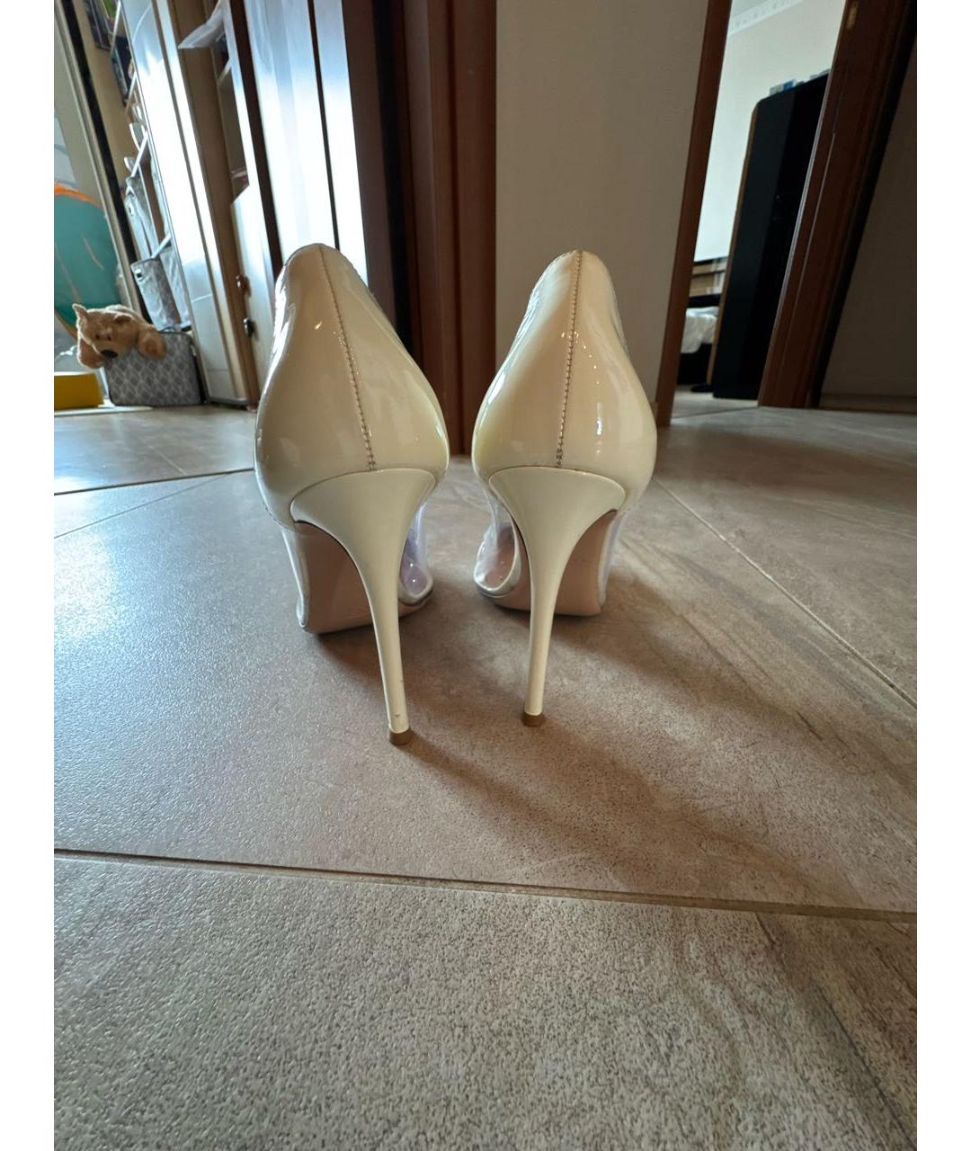 GIANVITO ROSSI Белые туфли из лакированной кожи, фото 4