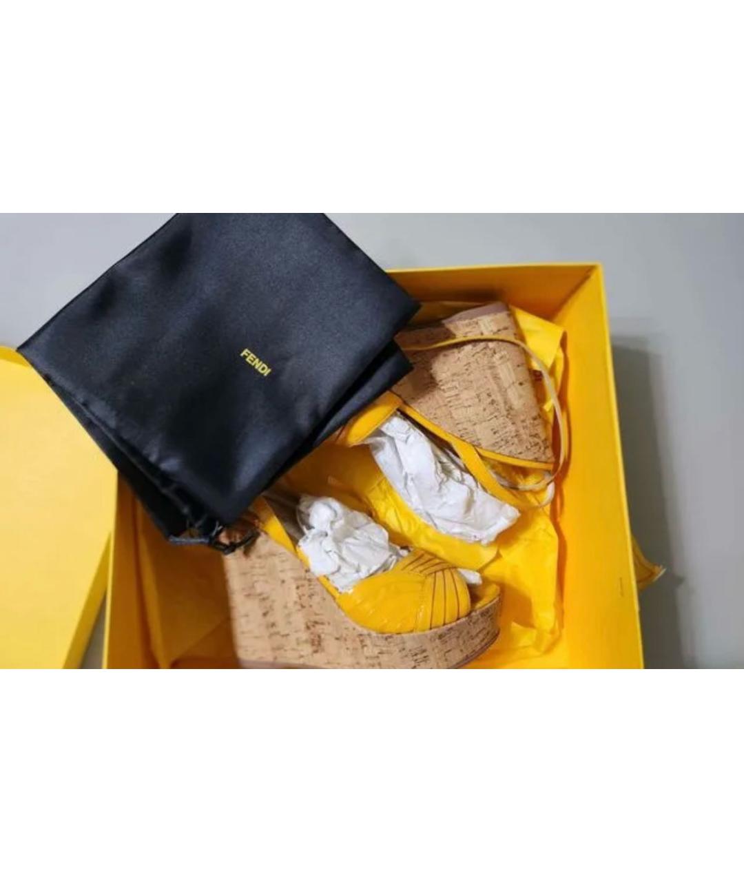 FENDI Желтые босоножки из лакированной кожи, фото 6