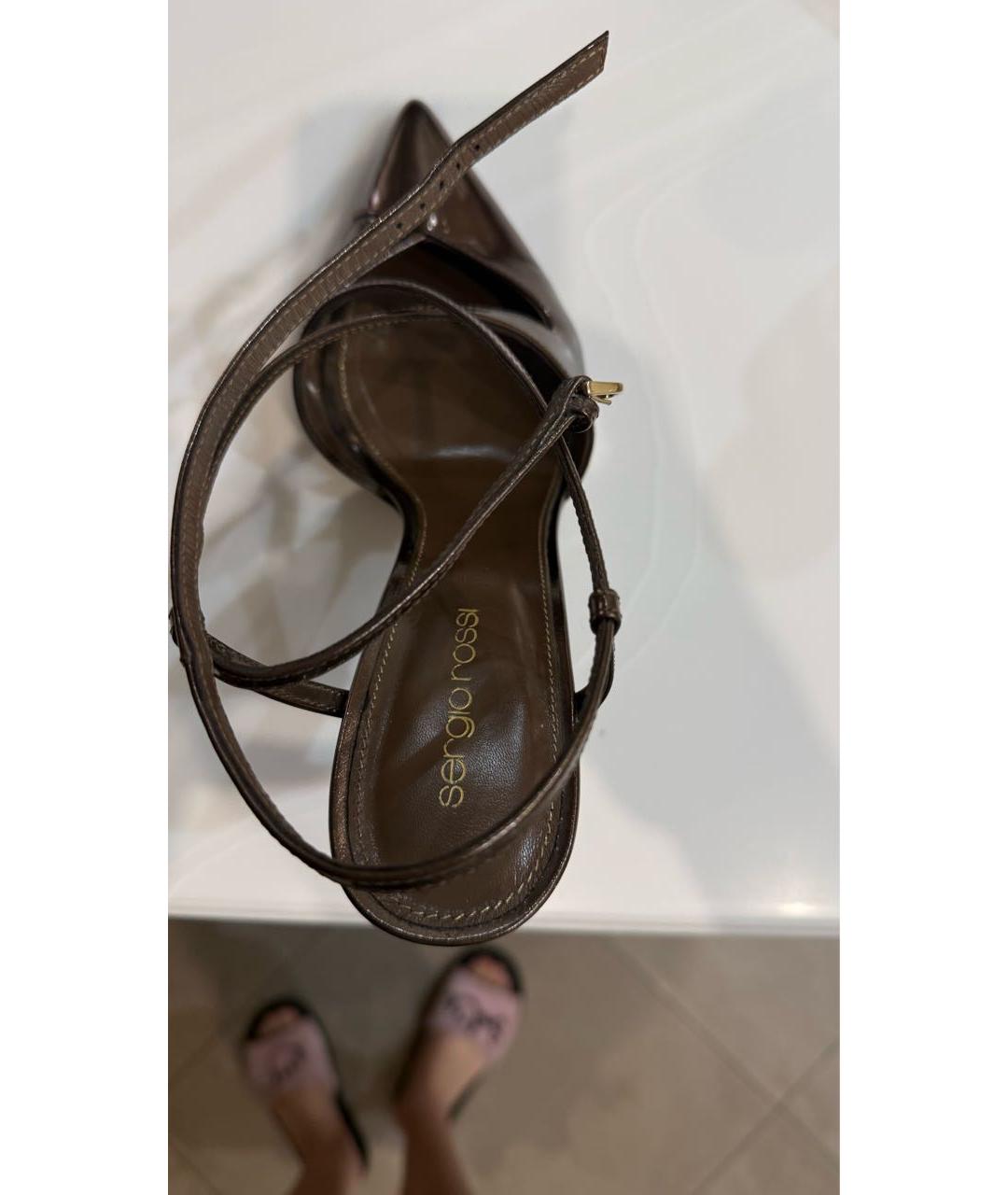 SERGIO ROSSI Коричневые босоножки из лакированной кожи, фото 3