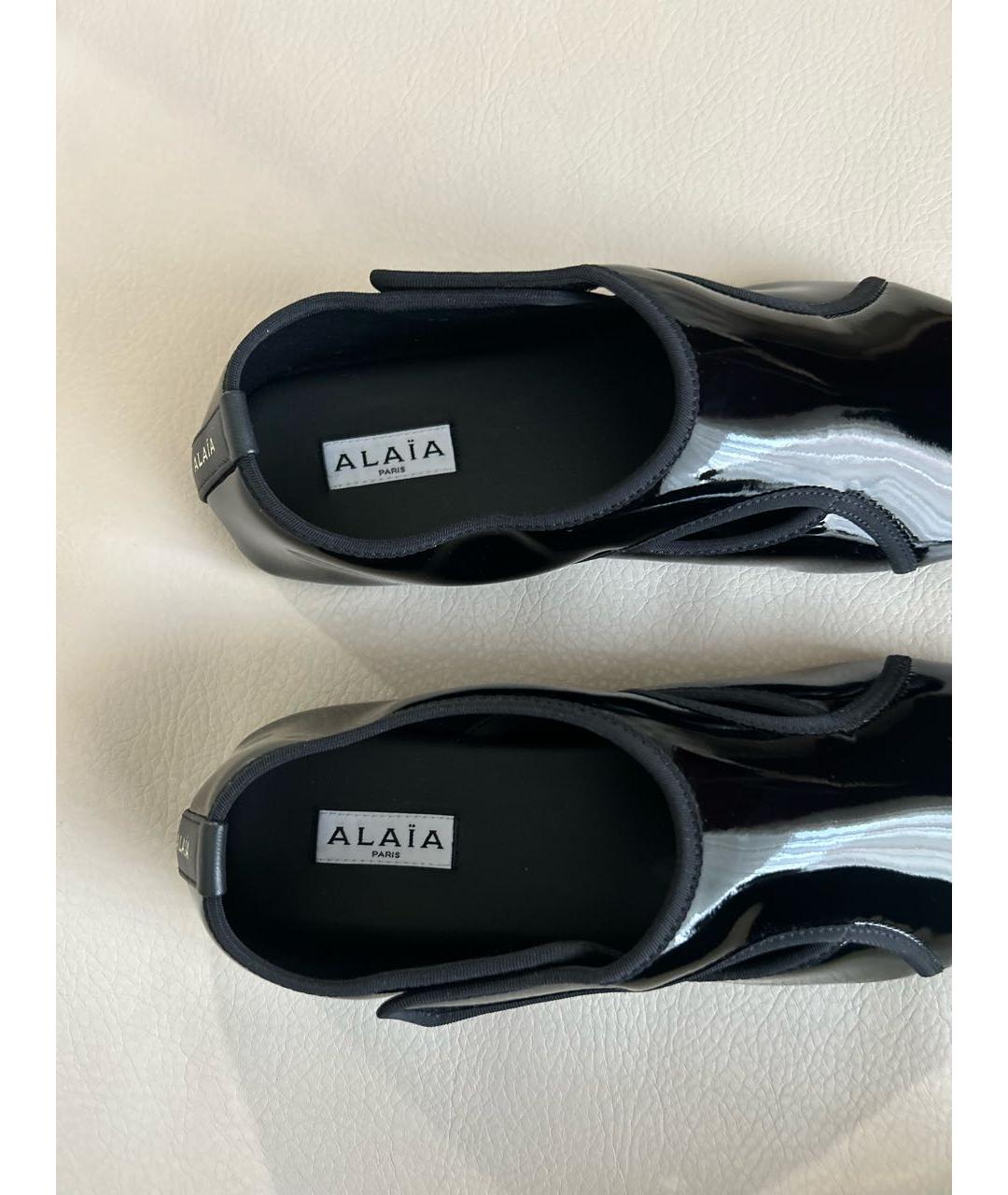 ALAIA Черные лодочки на низком каблуке из лакированной кожи, фото 7