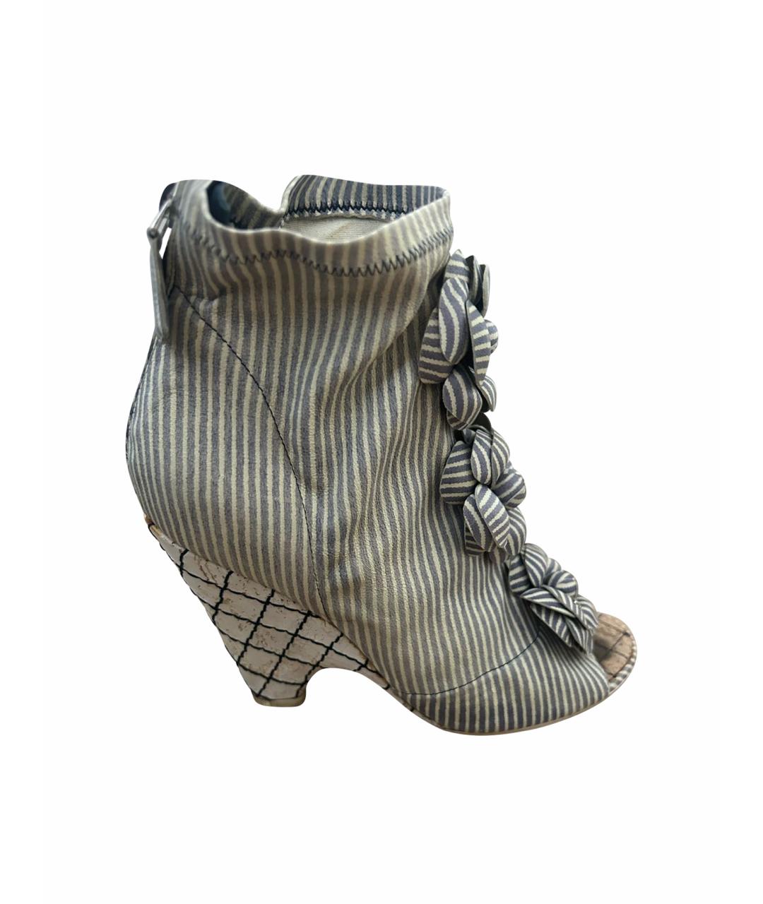 CHANEL Белые босоножки, фото 1