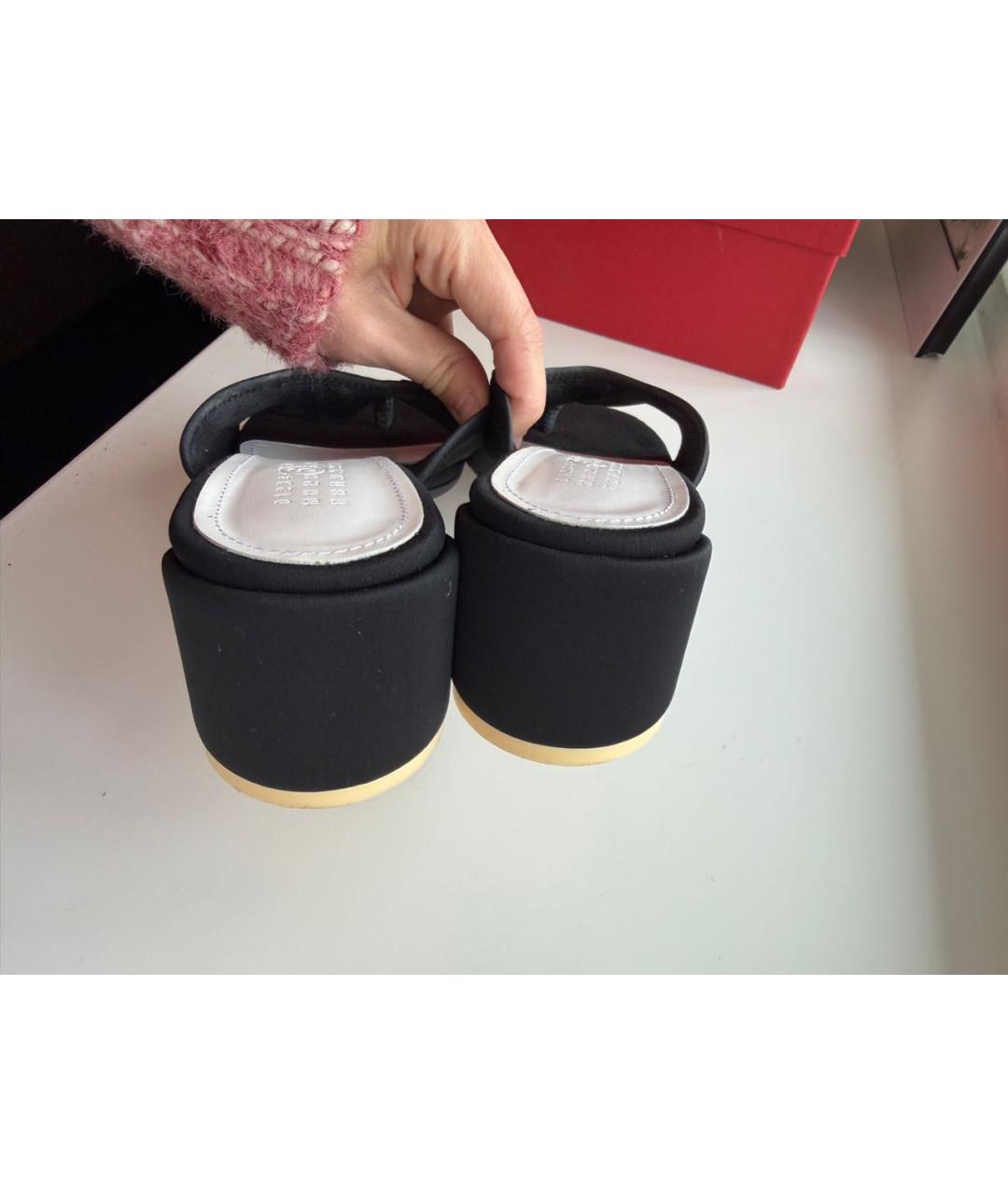 MM6 MAISON MARGIELA Черные неопреновые сандалии, фото 4