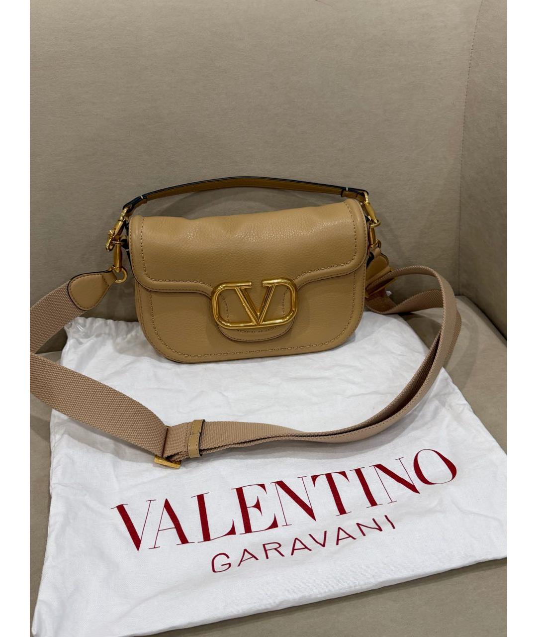 VALENTINO Бежевая кожаная сумка через плечо, фото 5