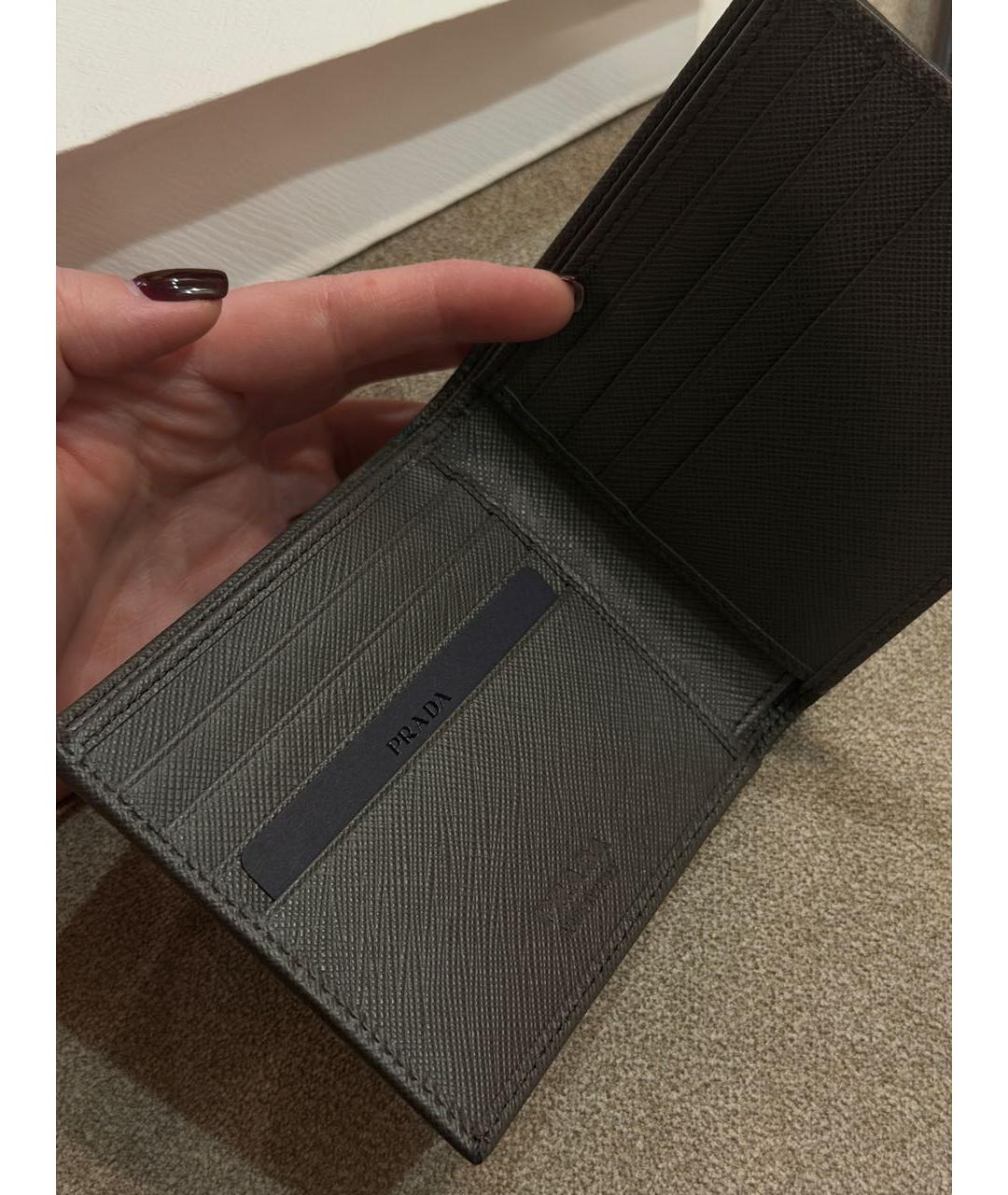 PRADA Антрацитовый кожаный кошелек, фото 4