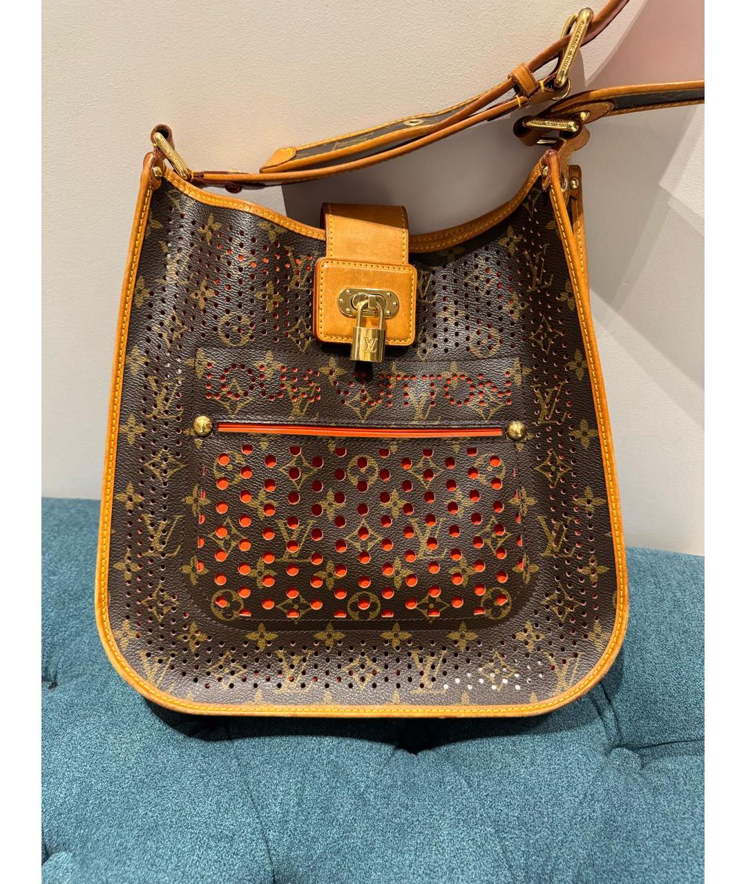 LOUIS VUITTON Коричневая сумка через плечо из искусственной кожи, фото 2