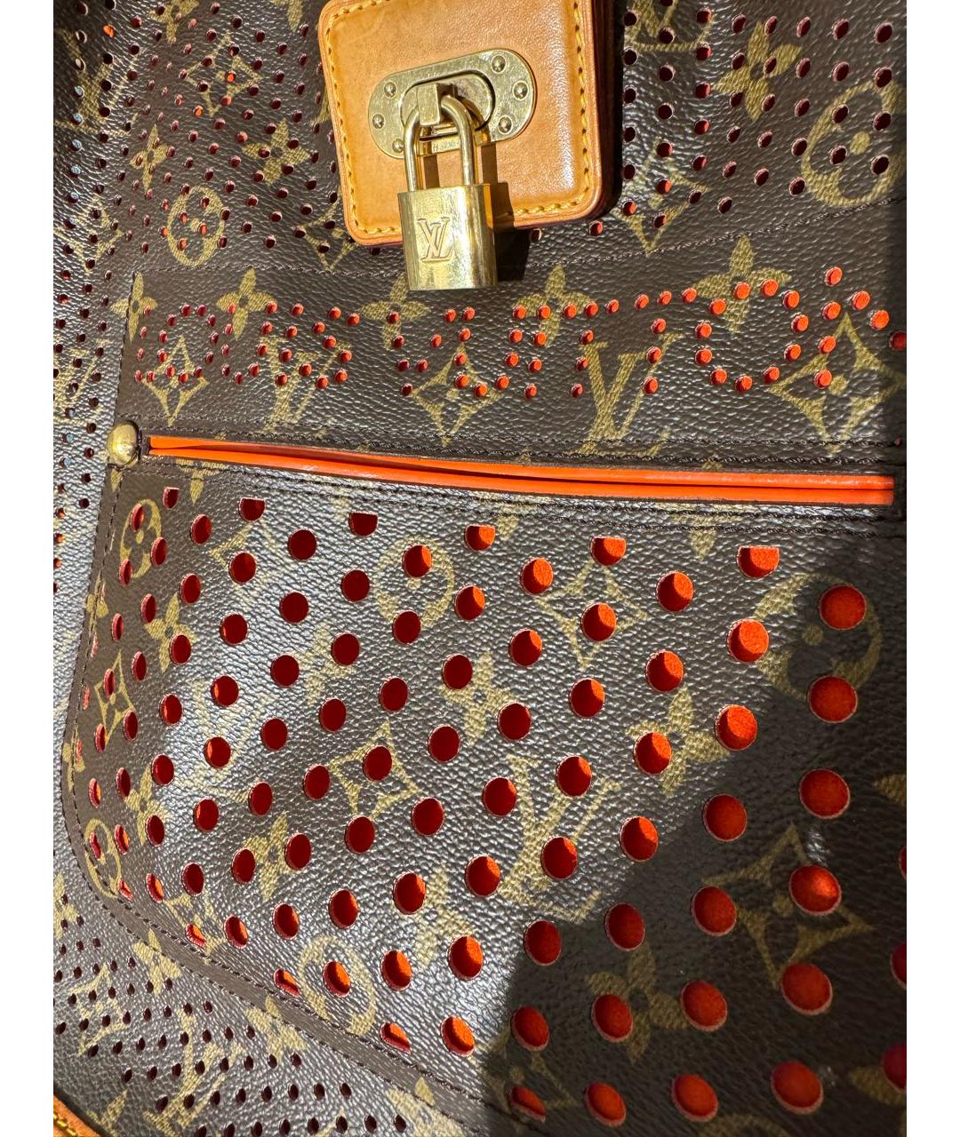 LOUIS VUITTON Коричневая сумка через плечо из искусственной кожи, фото 4