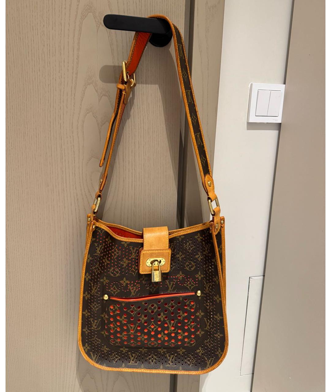 LOUIS VUITTON Коричневая сумка через плечо из искусственной кожи, фото 7