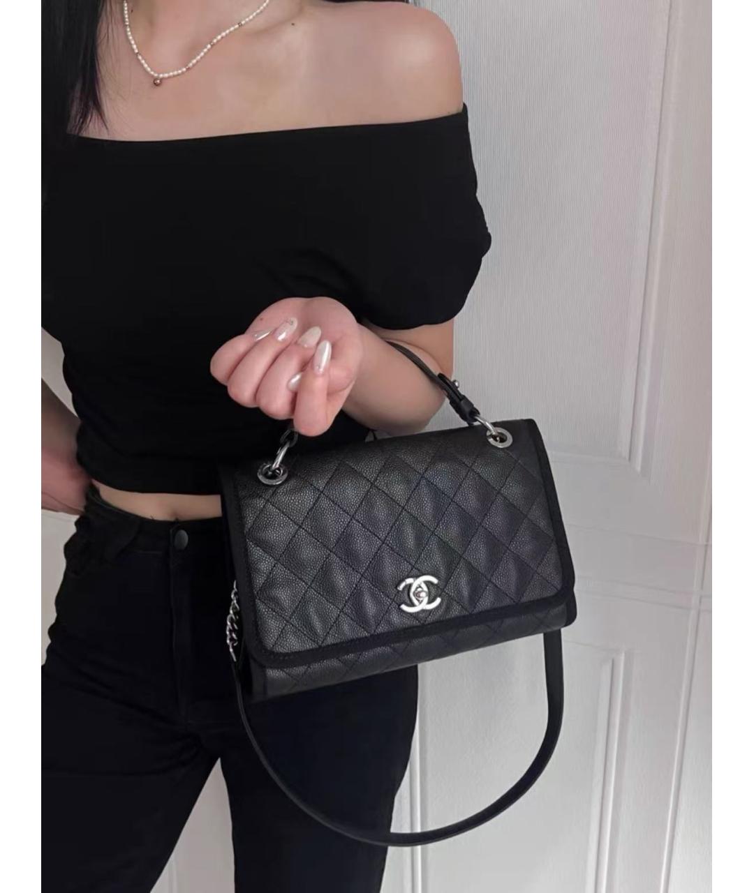 CHANEL Черная кожаная сумка с короткими ручками, фото 6