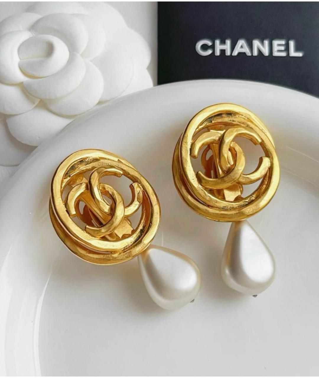 CHANEL Золотые металлические клипсы, фото 3