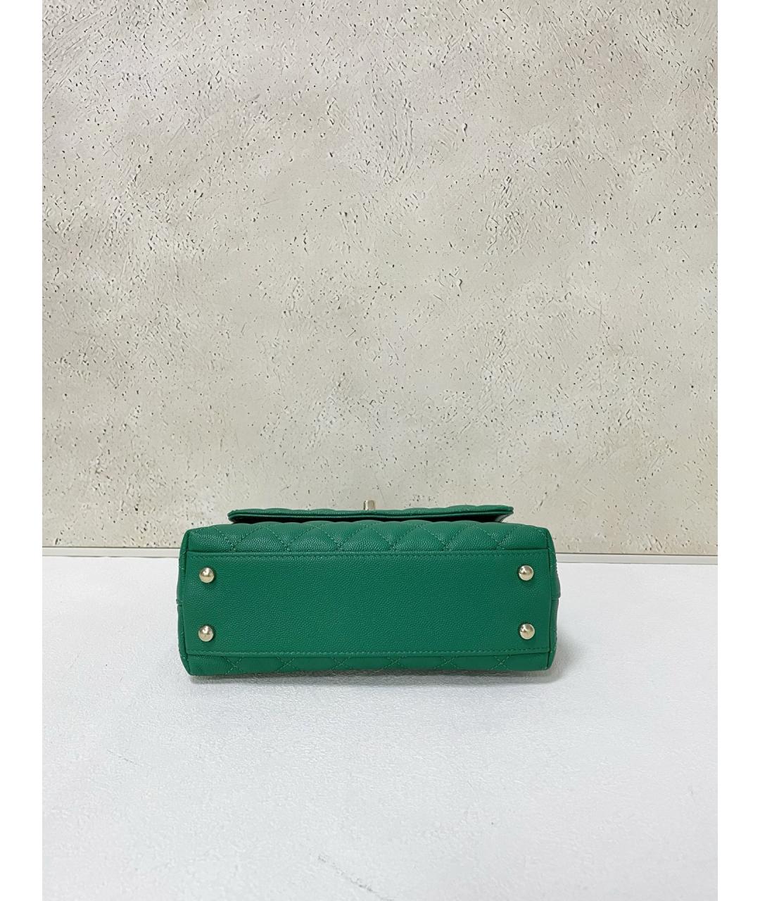 CHANEL Зеленая кожаная сумка с короткими ручками, фото 5
