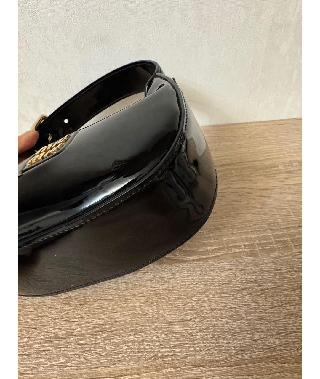 MIU MIU Черная сумка с короткими ручками из лакированной кожи, фото 5