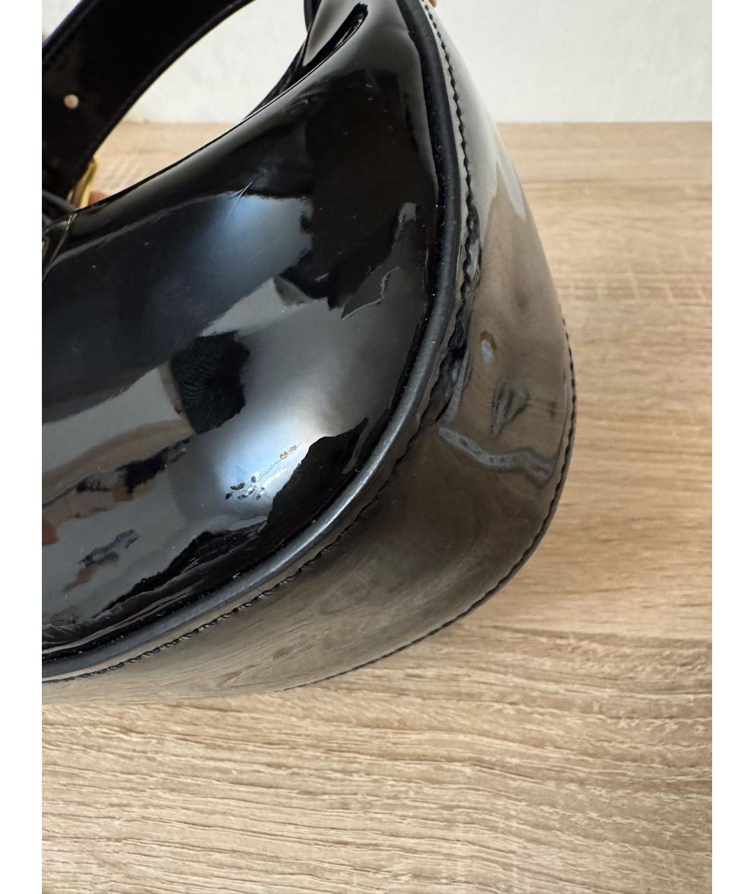 MIU MIU Черная сумка с короткими ручками из лакированной кожи, фото 4