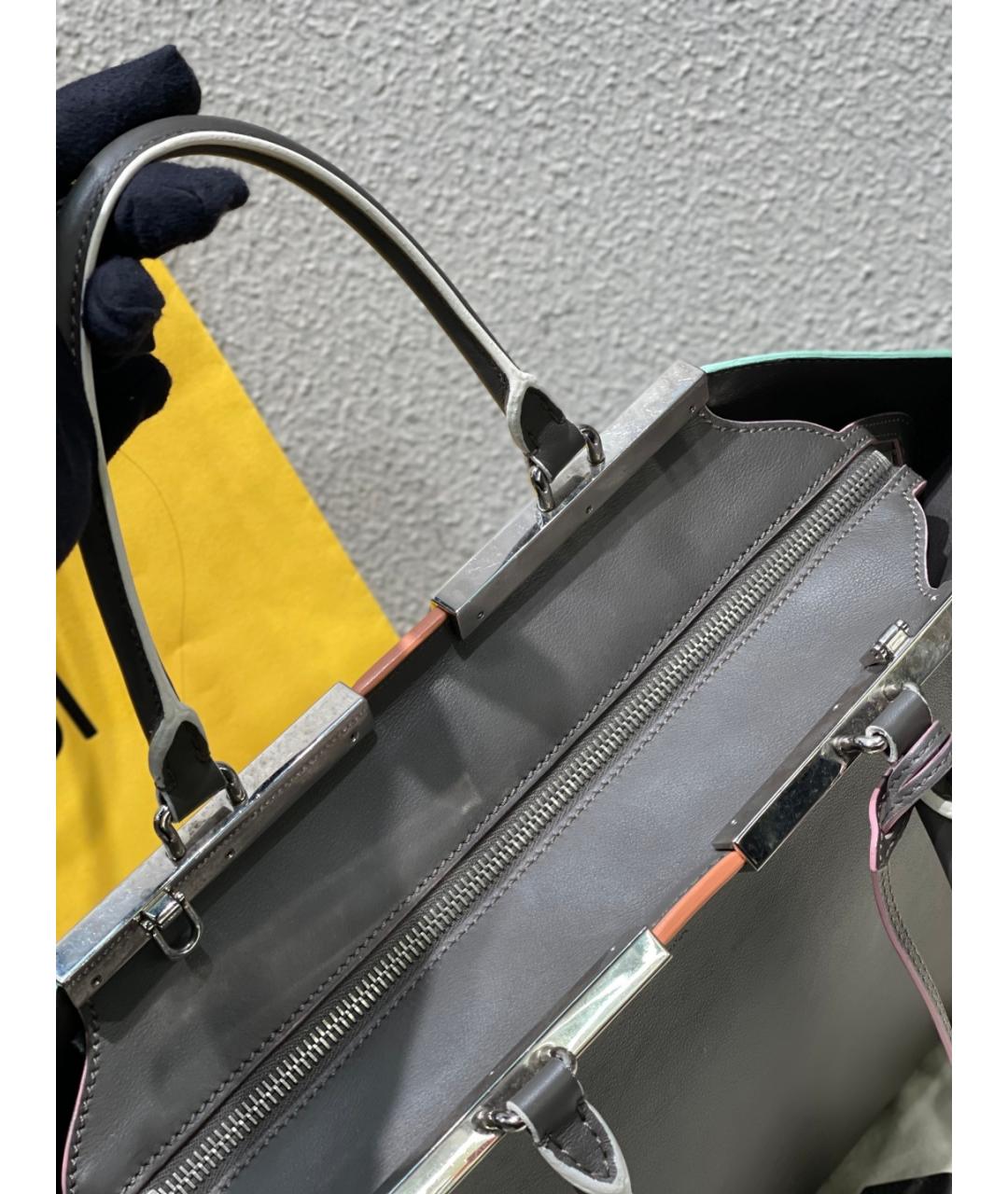 FENDI Серая кожаная сумка с короткими ручками, фото 7