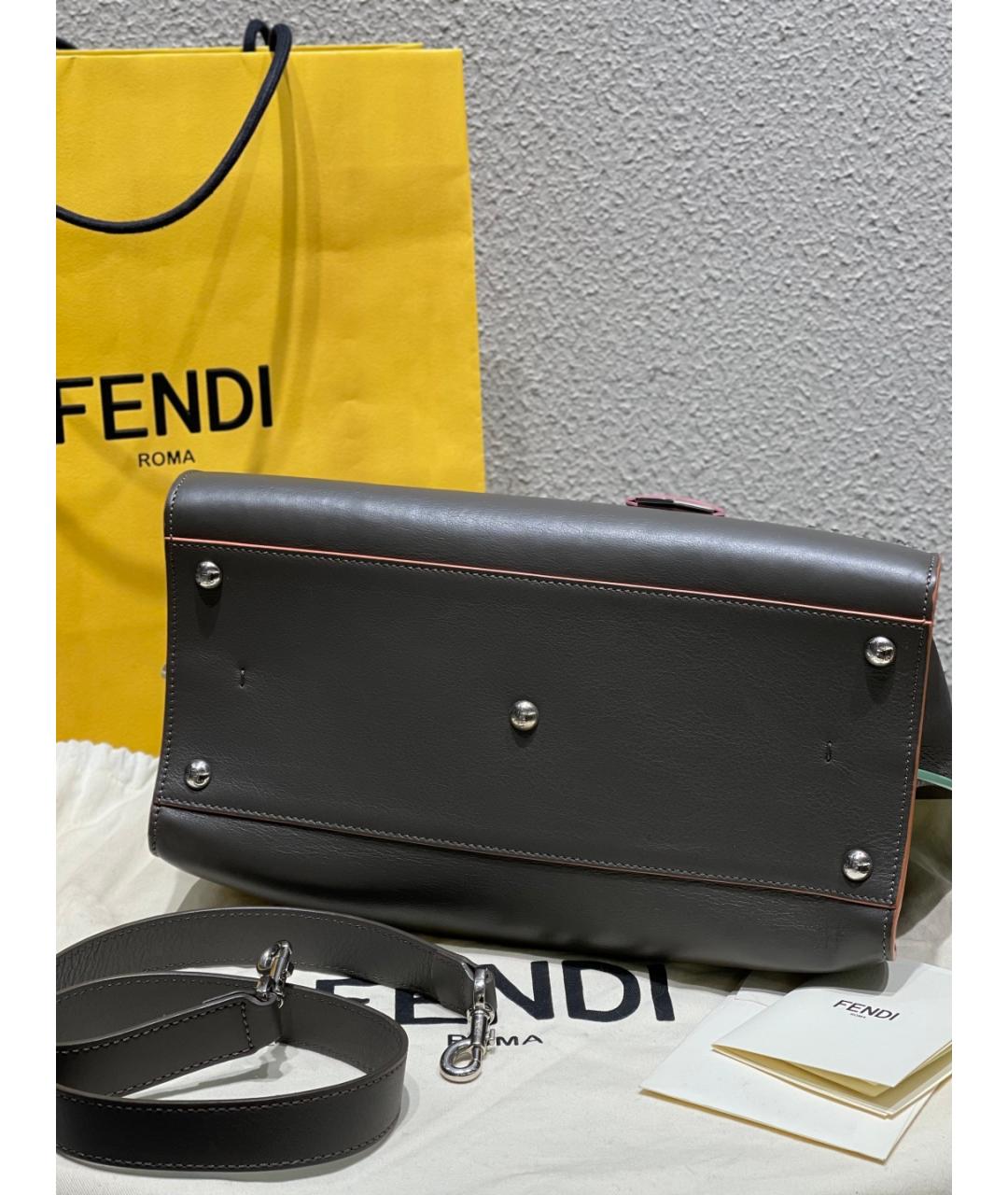 FENDI Серая кожаная сумка с короткими ручками, фото 5
