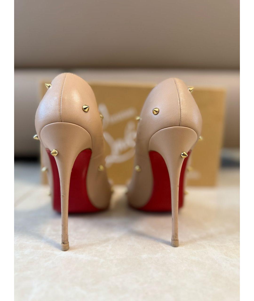CHRISTIAN LOUBOUTIN Бежевые кожаные туфли, фото 4